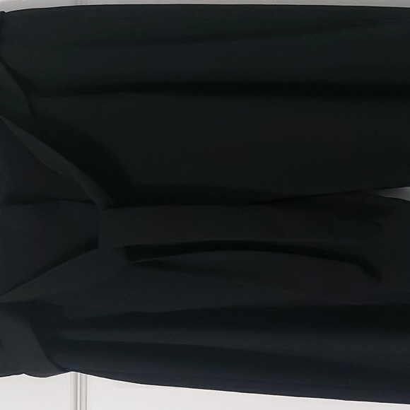 Vero Moda slim leg pants. Size 38 European or dize 10 US - Picture 2 of 8